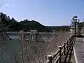 ダム湖側からの様子（2013年4月）