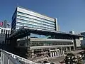 2013年1月時点の甲府市役所新庁舎。12月に外観工事がほぼ完了し内装工事が行われている。