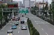入口へは大須通から入る。突き当りに出入口を配置。黄金入口から4号東海線方面へは大回りになるため、山王入口への案内も併せて行われている。