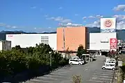 2022年11月まで太陽マークを掲げ続けた最後の店舗コジマNEW甲府店(現在は交換済み)