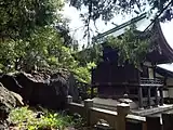 國分八幡宮 本殿と磐座