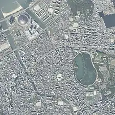 2020年10月5日撮影の福岡市中央区の国土地理院航空写真、大濠公園の西方が暗渠