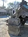 境内の狛狐像