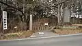 入口（手前は県道154号）