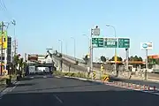 小牧線最北端の小牧北オンランプ。これ以北（手前側）の高速道路の計画は未定である。