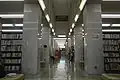 一般書フロア中央部