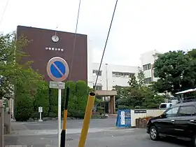 正門
