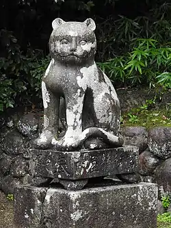 木島神社の狛猫(阿と吽)
