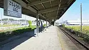 駅ホームより五井方面を望む(2017年3月)