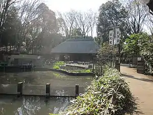 公園内の古民家