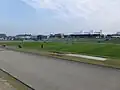 メインスタンドからフィールドを見る