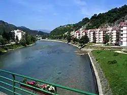 コニツ市街を流れるネレトヴァ川