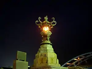 丸亀港の太助灯籠・金毘羅講燈篭(香川県丸亀市)。