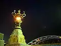 灯りのともる太助灯籠と京極大橋