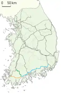 オレンジ(木浦-宝城間鉄道)と水色の線を合わせて「南海岸鉄道」と呼ぶ。緑と水色の線が慶全線