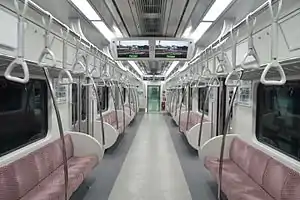 371904호 전동차 내부