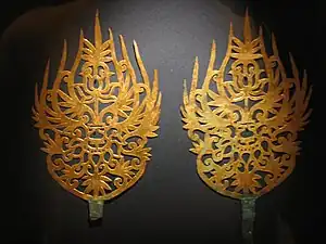 王妃の冠飾り（国宝155号）