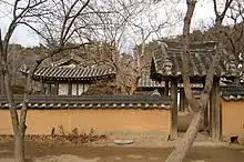 許蘭雪軒・許筠姉弟の生家。