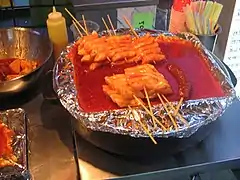トッコッチ（串にさしたトッポッキ）