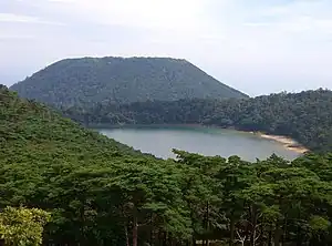 甑岳と六観音御池