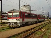コシツェ鉄道駅で停車中のコシツェ発プレシヴェツ行旅客Os6404列車（2008年）
