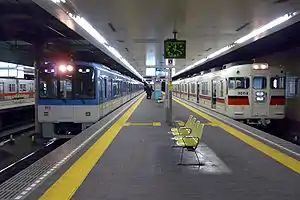 阪神5500系(左)と山陽3000系(右)(2008年2月9日 高速神戸駅)