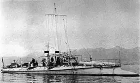 神戸港に停泊する「小鷹」(推定1898年から1901年)#日本海軍全艦艇史(1994)p.810、写真No.2467の解説。