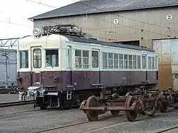 玉野市での保存のために整備される750形760号(琴電仏生山工場 2006年9月18日)