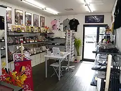 工房レトロ貴志川ギャラリー店内
