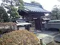 辻之坊山門（沼津城中庭の門を移築したものと伝えられている）