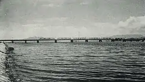 1955年頃。太田川放水路整備によって架けられたトラス橋。