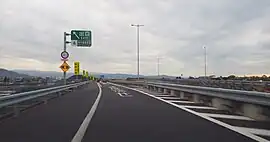 下り線出口