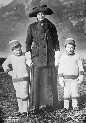 長男ヴィルヘルムと次男ルイ・フェルディナントと、1918年