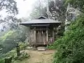 工石神社は南頂上の少し下