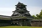 平左衛門丸から望んだ宇土櫓。最下部に石蔵を設けていることが判る。