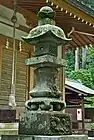 熊野神社の石灯籠(神奈川県鎌倉市)。