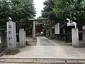 公道より参道を見る（2016年10月10日撮影）