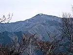 三頭山より望む雲取山