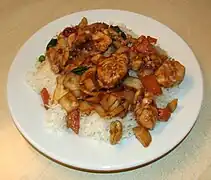 宮保鶏丁が載った蓋飯