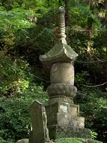 初期の国東塔(大分県) 様式を重視し精神性が強い