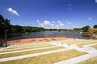 鞍ヶ池公園　鞍ヶ池水辺テラス（2009年（平成21年）9月）
