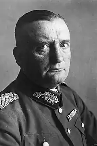 1930年、将官の軍服を着るクルト・フォン・ハンマーシュタイン＝エクヴォルト少将（ナチス体制時代の軍服もほぼ変わらないデザインである。）