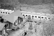 高台から見た駅（1994年頃）