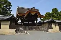 建春門（東面）