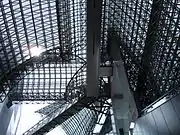 京都駅の斬新さも経年同化した感がある