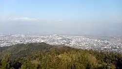 高良大社展望台から望む九州自動車道と筑後平野