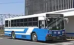 2019年まで使用された砥用線専用車のいすゞU-LV324Lキュービック(新京成バスからの移籍車、95年式)。後継車のワンステップ車もキュービックである。
