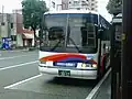九州産交バス3列シート車運行再開当初において使われた。画像は日野セレガFS(U-RU2FTAB)の試行運行時のもの。現在は廃車。他にも日野セレガFS(KC-RU3FSCB)で運用した。