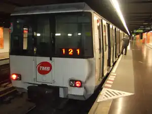 4000系（オスピタル・ダ・ベルビチェ駅）