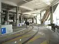 軌道上の歩行者通路